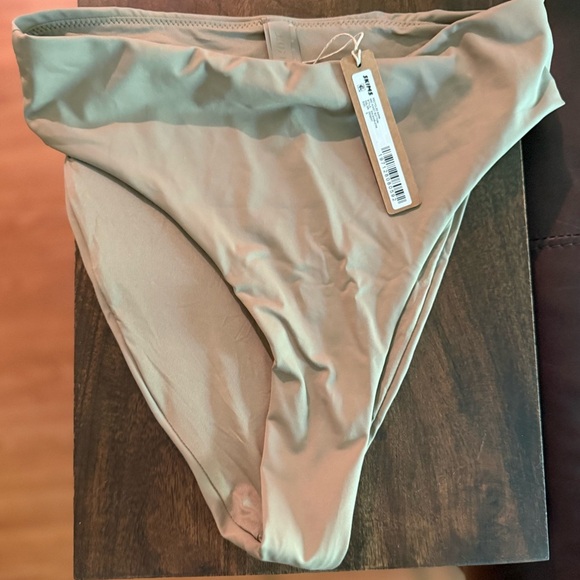 NWT SKIMS Mid Waist Swim Bottoms Desert Small - Picture 4 of 6